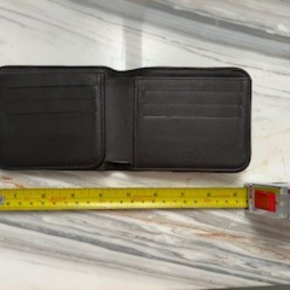 Louis Vuitton Wallet - Picture 4 of 6